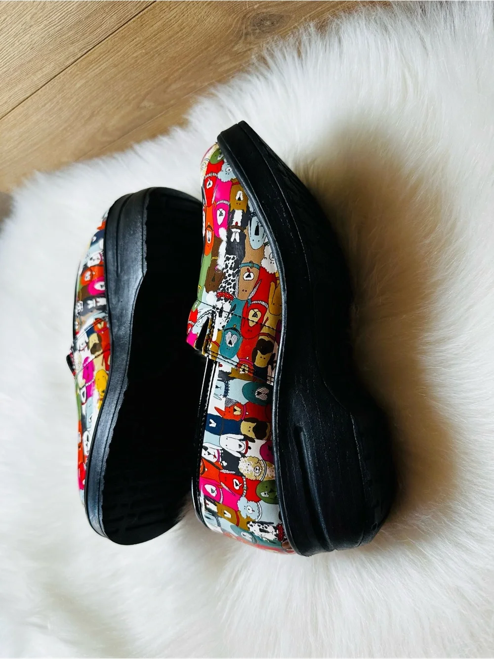 EASY STREET Laurie Dog Lover Dog Rescue Women's Work Shoes Size 8W